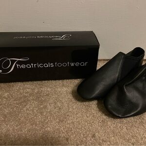 Theatricals Jazz Dance Shoe Women’s New in Box Black SIZE LABEL WRONG
